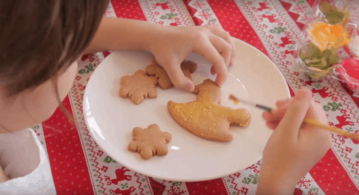 Как приготовить Рождественское имбирное печенье в Тайланде